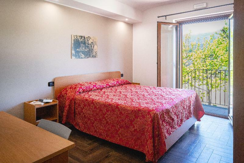Il Giardino Country Holiday With Pool تاورمينا المظهر الخارجي الصورة